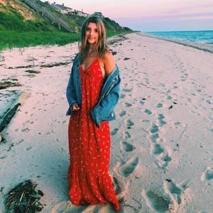 Meet your Posher, Raquel